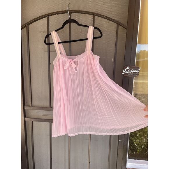 *Wounded Bird* 60s Roger’s Blush Pink Sheer Accordion-pleated nightie Sz. Med - Picture 2 of 7